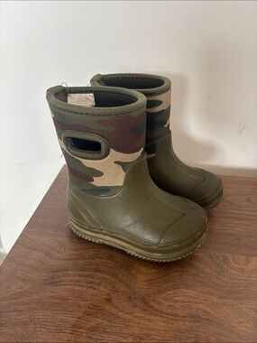 Joe Fresh Olive Green Camo Kids Winter Boots